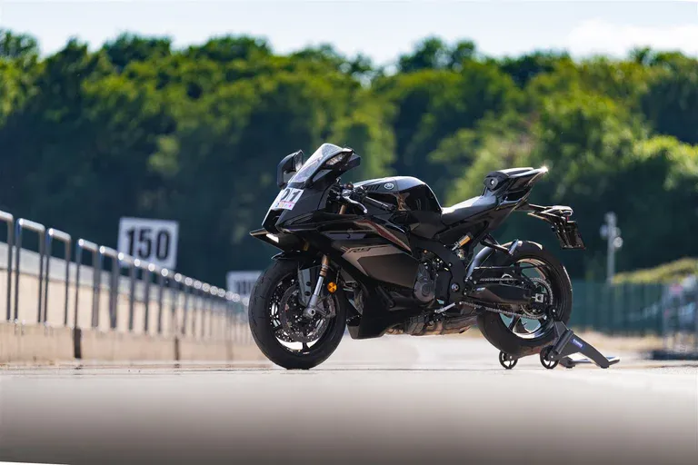 Yamaha Track Day Mettet 2025: een zonovergoten dag vol adrenaline 8 track days mettet